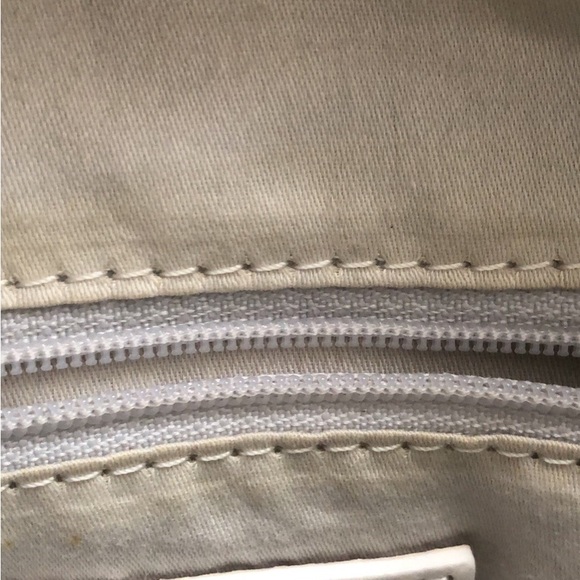 Alviero Martini Cognac and White Leather Adjustable Shoulder Bag - Picture 9 of 9